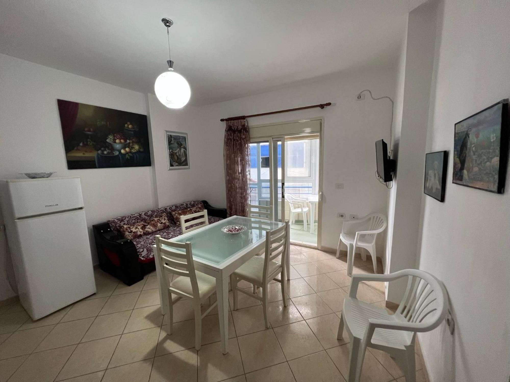 Vivi La Tua Vacanza Con L'Appartamento 1 Di Ervin! Enjoy Your Holiday With Ervin'S Apartment 1! Vlore Ngoại thất bức ảnh